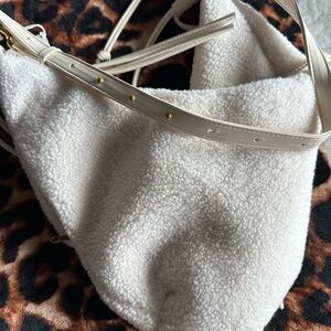 American Eagle 🦅 
Cream Women's Bag